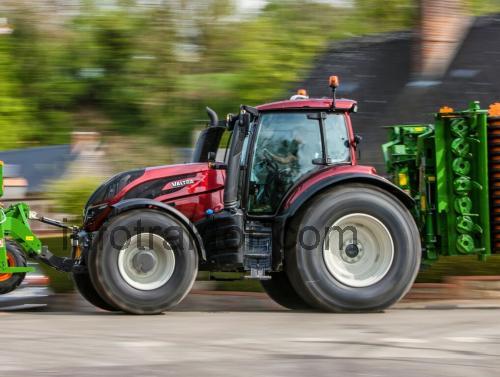 Valtra T144 Versu tekniska specifikationer och recensioner